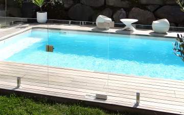 Barrières de piscine en verre